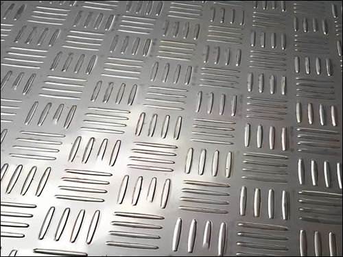 Diamond Tread Embossed (brite finish)